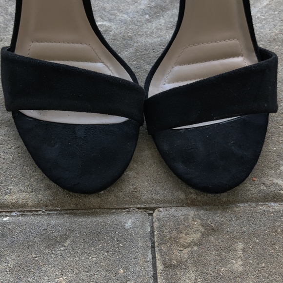 🛑SOLD🛑 Lulu's black heels - Picture 6 of 7